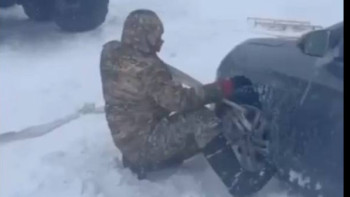 Фотография к новости: В Актюбинской области из снежных заносов спасли 17 человек