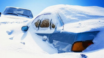 Фотография к новости: Поиски с воздуха и машины в сугробах: как спасали людей во время бурана