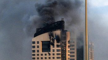 Фотография к новости: Два человека пострадали при попадании БПЛА в жилой дом в Кувейте