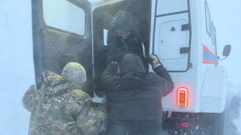 Фотография к новости: Люди игнорируют предупреждения: МЧС о ситуации на трассах Казахстана