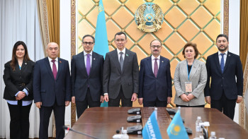 Фотография к новости: Ашимбаев: новая Конституция станет основой для укрепления демократии в Казахстане