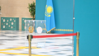 Фотография к новости: «Леон» и «Матильда» проголосовали на референдуме в Атырау