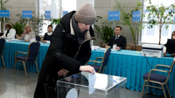 Фотография к новости: Как началось голосование на одном из участков в Астане – фоторепортаж