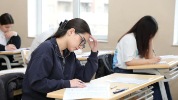 Фотография к новости: Школьники Азербайджана сдали сегодня выпускной экзамен