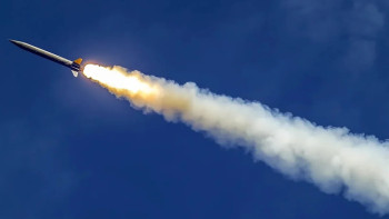 Фотография к новости: Над израильским парламентом перехвачена иранская ракета