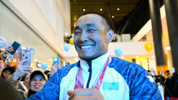 Фотография к новости: Историческая победа: Ербола Хамитова встретили в аэропорту Астаны