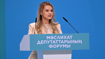 Фотография к новости: Президент прав: от работы маслихатов во многом зависят развитие регионов, качество жизни людей и доверие к власти, – депутат Елена Семидоцких.