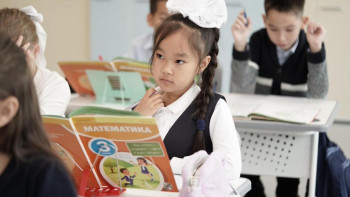 Фотография к новости: 460 тысяч ученических мест создано в школах Казахстана за три года