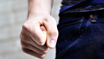 Фотография к новости: В Актау мужчина устроил погром в кондитерской