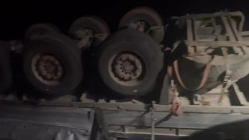 Фотография к новости: В области Жетысу фура опрокинулась и придавила легковушку: пострадали два человека