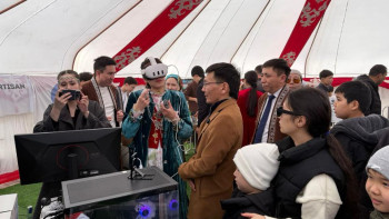 Фотография к новости: Мангистауские студенты презентовали «умную юрту»