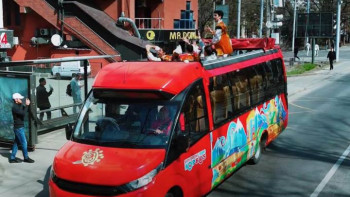 Фотография к новости: Концерт на колесах: Музыкальный автобус проехал по Алматы 