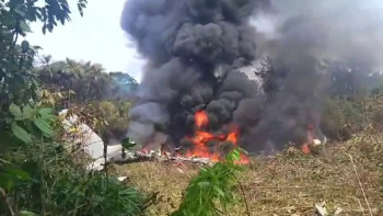 Фотография к новости: Самолет с военными на борту потерпел крушение на юге Колумбии