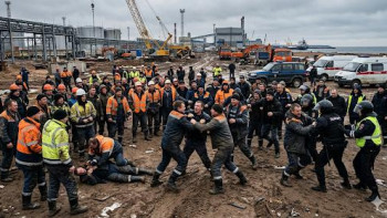 Фотография к новости: Вахтовики прокомментировали массовую драку в Усть-Луге