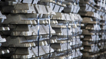 Фотография к новости: Мировые цены на алюминий взлетели после ударов по заводам в ОАЭ и Бахрейне