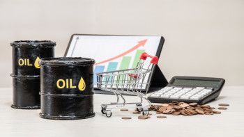 Фотография к новости: Brent превысила 115 долларов: нефть остаётся под давлением геополитики