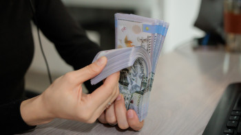 Фотография к новости: В «КазАвтоЖол» назвали средние и топовые зарплаты