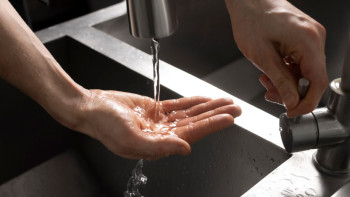 Фотография к новости: Жителей Астаны предупредили о зеленой воде из кранов