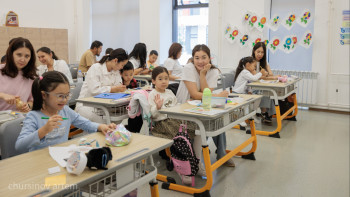 Фотография к новости: В Казахстане перенесли сроки приема в первый класс