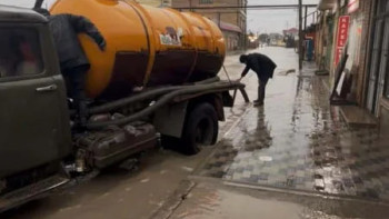 Фотография к новости: Жители подтопленных домов в Баку временно размещены в отелях