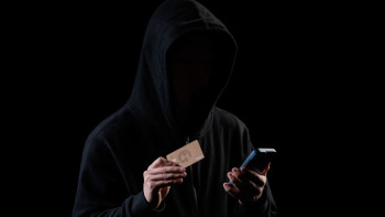 Фотография к новости: Мошенник оформлял кредиты под видом «повышения рейтинга»