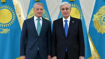 Фотография к новости: Президент Казахстана провел переговоры с главой Сбербанка