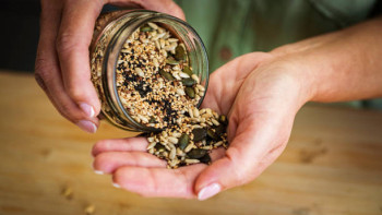 Фотография к новости: Опасные семена подсолнечника пытались ввезти в Казахстан