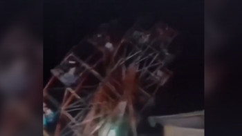 Фотография к новости: В Индии рухнуло 18-метровое колесо обозрения: пострадали не менее 30 человек