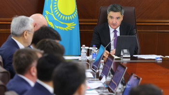 Фотография к новости: Бектенов поручил ускорить реформы в медицине и цифровой сфере