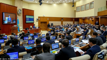 Фотография к новости: В Мажилисе обсудят работу психологов и ответственность владельцев животных