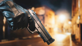 Фотография к новости: Неизвестные открыли огонь у консульства Израиля в Стамбуле