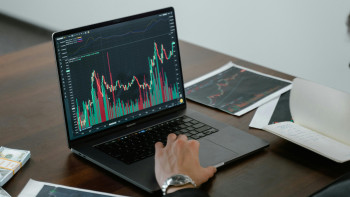 Фотография к новости: Вложили в облигации США, но не догнали инфляцию: что происходит пенсионными активами казахстанцев