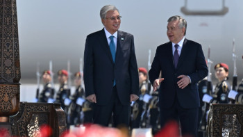 Фотография к новости: Касым-Жомарт Токаев прибыл с рабочим визитом в Узбекистан