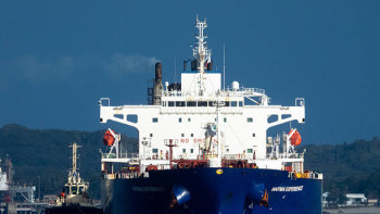 Фотография к новости: США впервые с начала конфликта провели корабли через Ормузский пролив