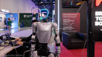 Фотография к новости: На чём Казахстан заработал 1,7 млрд долларов: в Минцифры рассказали подробности