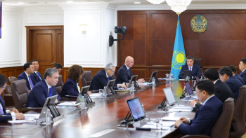 Фотография к новости: Премьер-министр поручил нарастить добычу нефти и ускорить инфраструктурные проекты