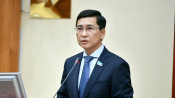 Фотография к новости: Учителей не должны отправлять «сторожить» выпускные — депутат Аймагамбетов