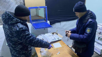 Фотография к новости: Наркотики в карамели пытались передать заключенному в СКО