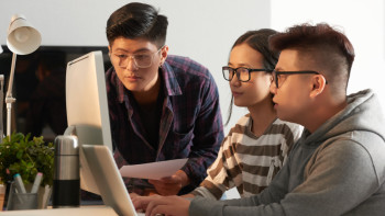 Фотография к новости: В Китае создают цифровые аватары умерших для церемоний прощания