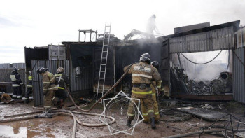 Фотография к новости: В Астане горят контейнеры и склад
