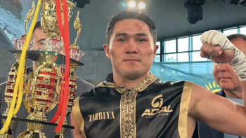 Фотография к новости: Мейирим Нурсултанов подписал контракт на бой за титул WBC