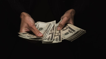 Фотография к новости: Аферист из Астаны завладел деньгами 17 паломников 