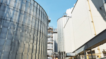 Фотография к новости: Аккенженов опроверг остановку строительства газосепарационного комплекса на Тенгизе