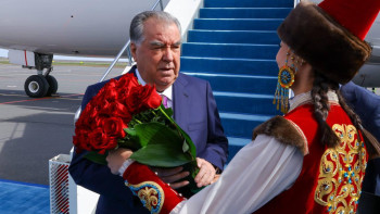 Фотография к новости: Президент Таджикистана прибыл на экологический саммит в Астане