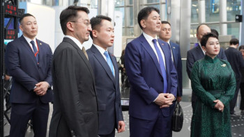 Фотография к новости: Президент Монголии посетил центр искусственного интеллекта alem.ai в Астане