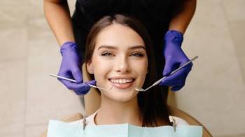 Фотография к новости: Во сколько казахстанцам обходится установка зубных имплантов