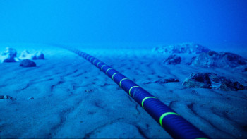 Фотография к новости: Казахстан тянет интернет-кабель по дну Каспия: в МИИЦР раскрыли подробности