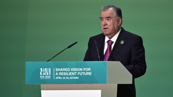 Фотография к новости: Центральной Азии грозит водный дисбаланс из-за таяния ледников — Эмомали Рахмон