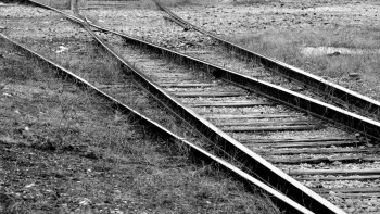 Фотография к новости: "Поезда стареют, пассажиров меньше" Сенатор высказался о проблемах железных дорог в Казахстане