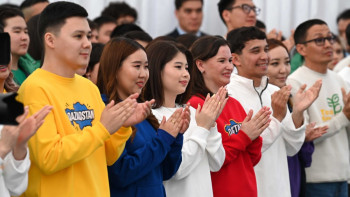 Фотография к новости: Президент поручил министерству просвещения разработать проект «Зеленые уроки»